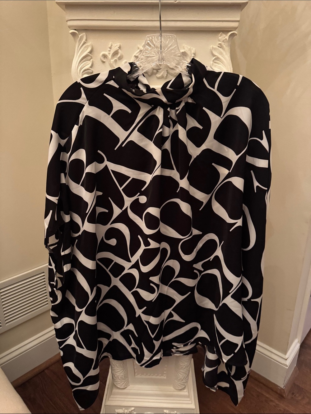 SHEIN Black & White Graphic Tie-Neck Blouse